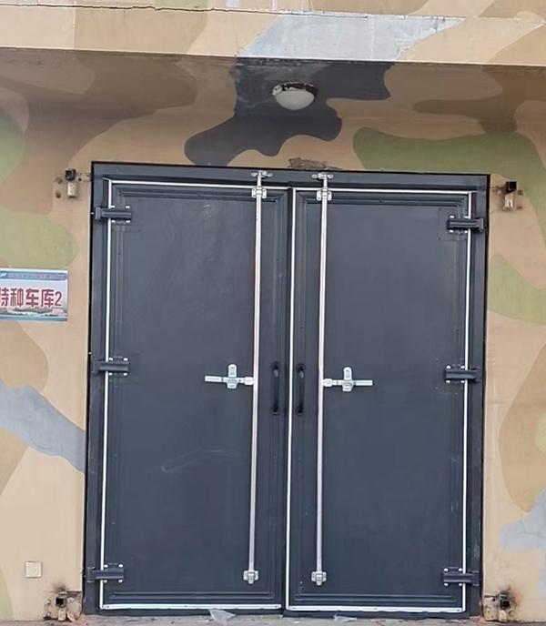 可克达拉工业平开门