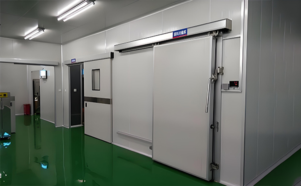 可克达拉冷库门