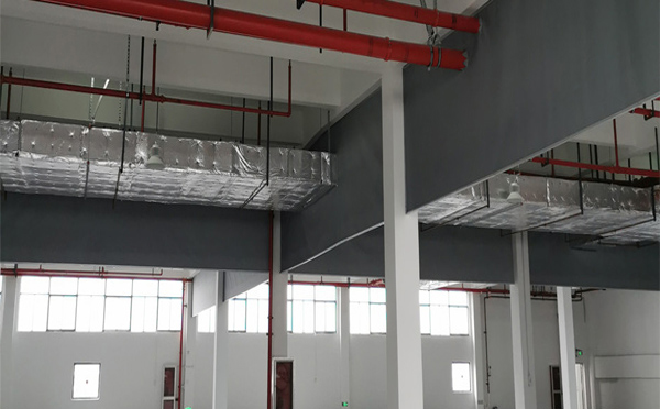 可克达拉挡烟垂壁定位误差控制在2‰以内