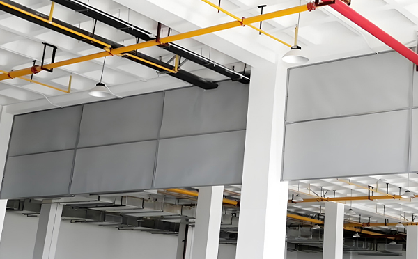 商场防烟分区常闭节点：可克达拉挡烟垂壁高度与控制器接线图解