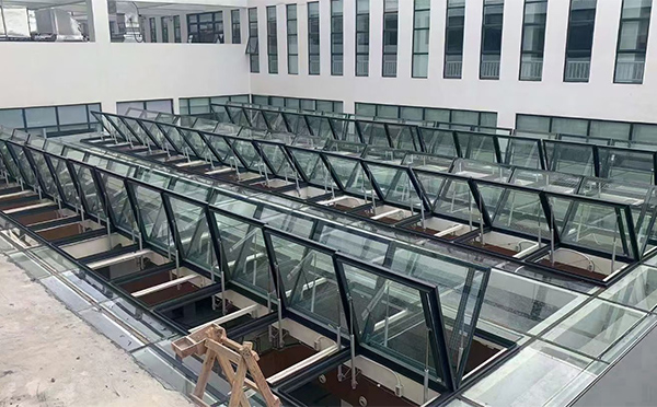 百安科技有限公司近期可克达拉排烟窗项目案例分享