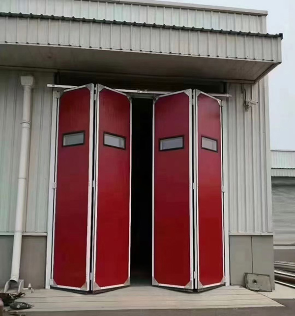 可克达拉工业折叠门在大型装配车间出入口的应用实例